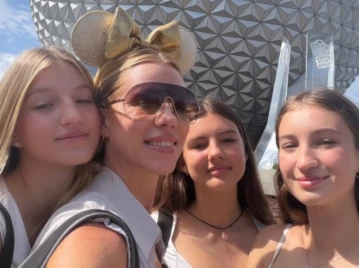 Las fotos del viaje de 15 de Allegra Cubero Nicole Neumann, Manu Urcera y familia disfrutando de Disney