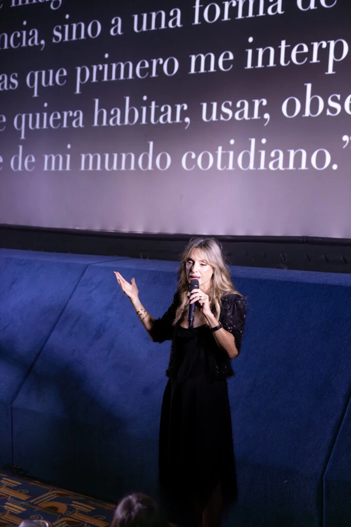 Lejos de hablar únicamente de tendencias, la empresaria hizo foco en el vínculo emocional con la ropa y en cómo cada mujer puede descubrir aquello que verdaderamente la representa.