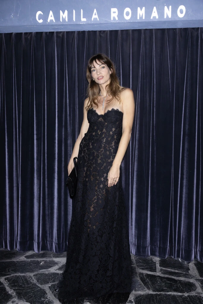 Paula Lamarque , vestida por Camila
