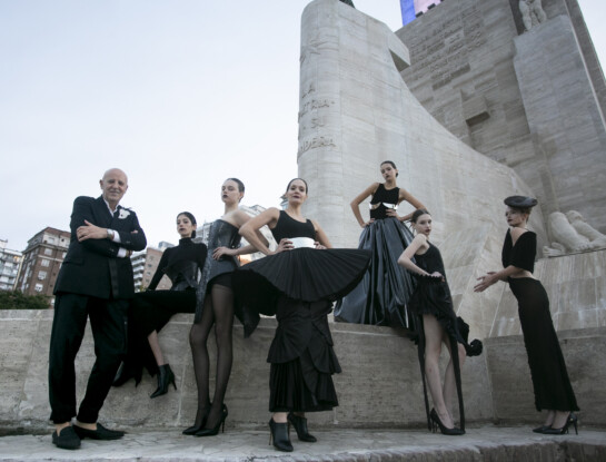Fabián Zitta presentó en Rosario su colección couture "Acto Número 1" con un impactante desfile solidario