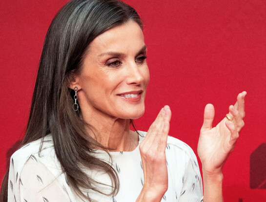 Ni vestido ni sastrería: Letizia Ortiz eligió el ítem que más favorece después de los 50