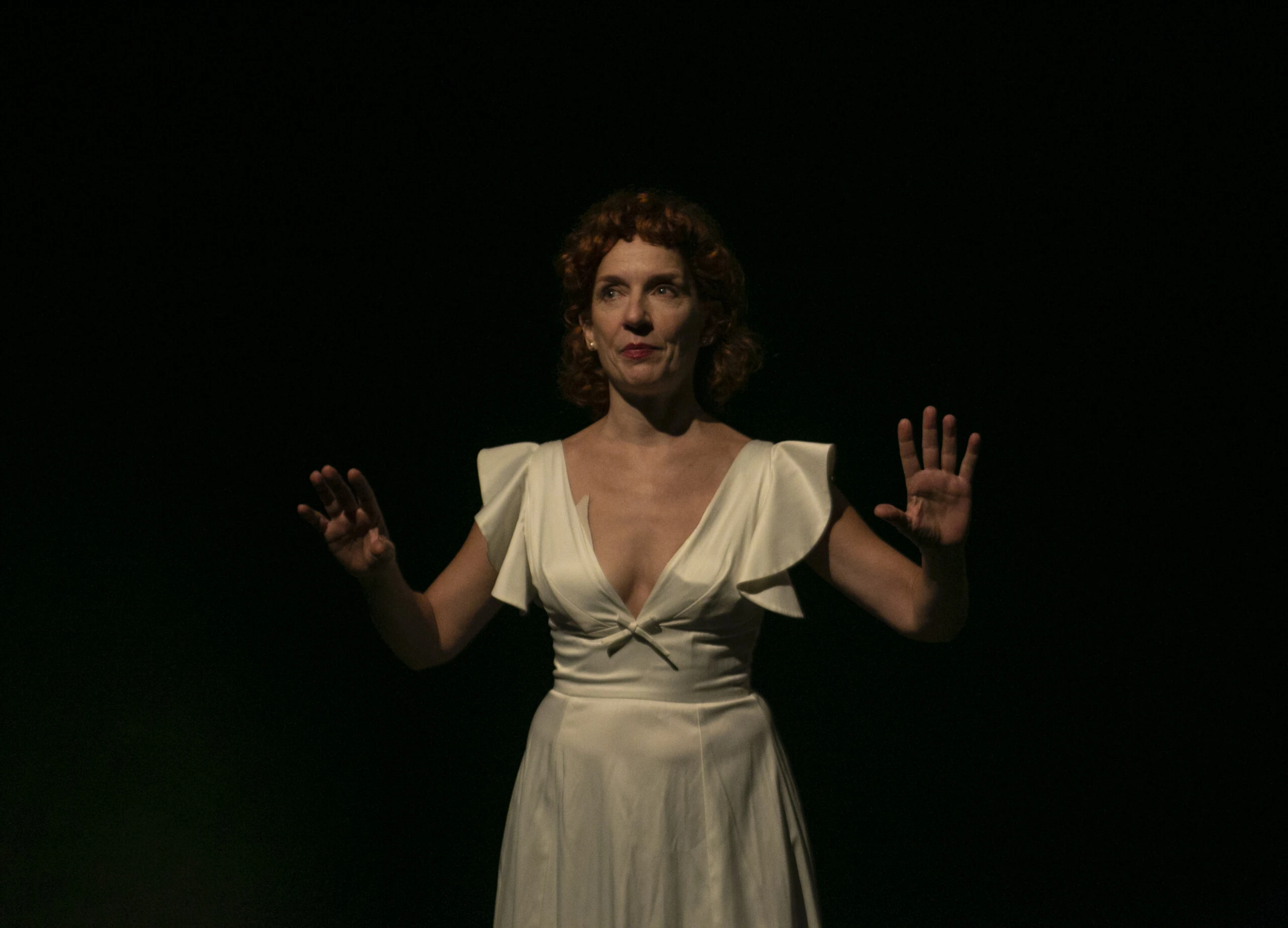 "Los artistas de este país tenemos que tener una capacidad de reconversión permanente": Coni Marino habla del teatro, la docencia y su mirada sobre la ficción actual