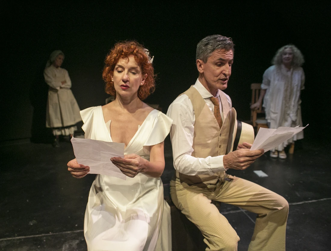 "Los artistas de este país tenemos que tener una capacidad de reconversión permanente": Coni Marino habla del teatro, la docencia y su mirada sobre la ficción actual