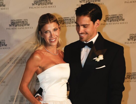 El vestido de novia de Cande Ruggeri: minimalismo, volumen y joyas de alto impacto