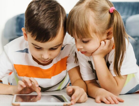 Comunicación responsiva y pantallas: claves para un desarrollo infantil saludable