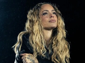 El look de Tini Stoessel