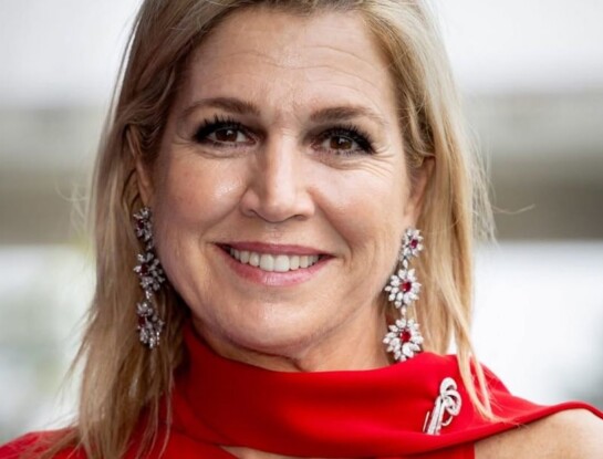El impactante look rojo de Máxima Zorreguieta con sello Valentino y pendientes de rubíes