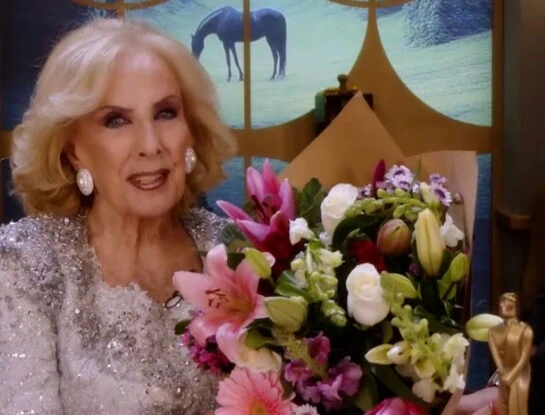 La emoción de Mirtha Legrand al recibir un nuevo Martín Fierro