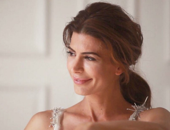 Juliana Awada deslumbró con un look de transparencias y confirmó que el total black nunca pasa de moda