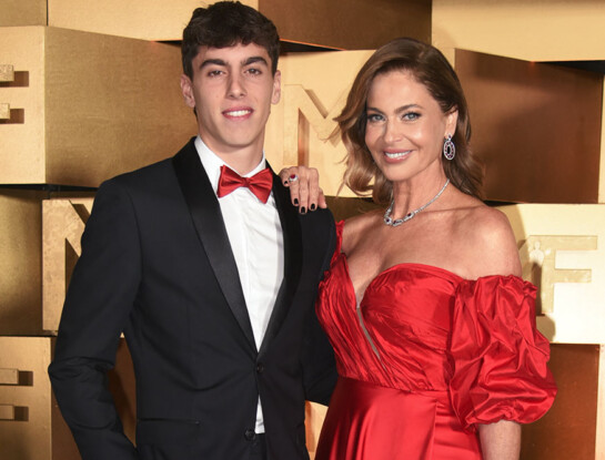 Martín Fierro 2026: Karina Mazzocco se sumó al rojo pasión con un look couture y ultra glam