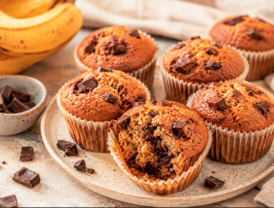 Receta fácil y sin gluten: cómo hacer muffins de banana y chocolate súper húmedos