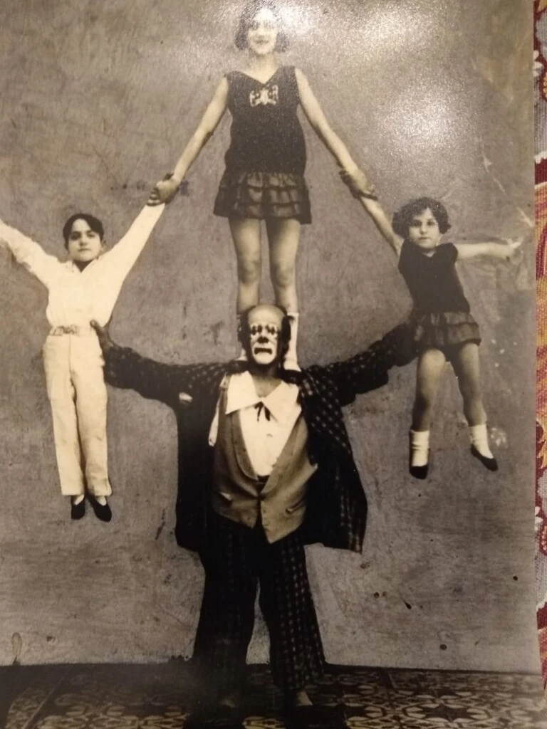 Pirámide con toda la familia