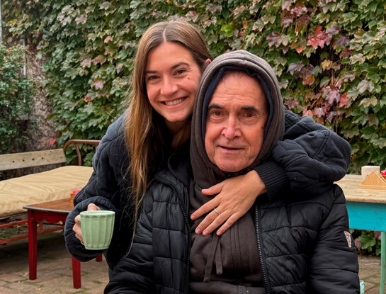 "La muerte me sacó el cuerpo de mi papá, pero me regaló su presencia 24/7": la conmovedora historia que resignifica el duelo