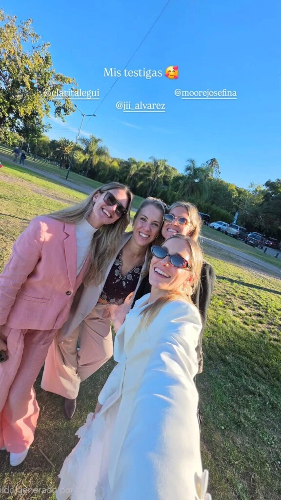 Los invitados también se sumaron a esta línea, optando por looks formales y elegantes.