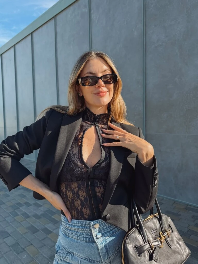 El look de Steph Demner. Foto: IG