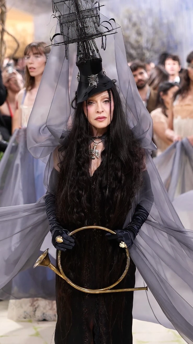 Met Gala 2026: uñas inspiradas en Van Gogh, rubor protagonista y peinados XL, los detalles beauty que impactaron
