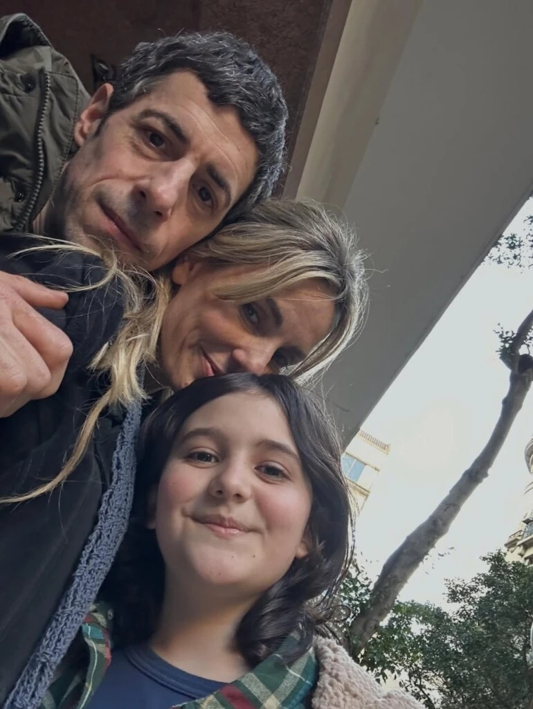 En la serie, la actriz interpreta a Nora, una mujer que crió sola a su hijo durante casi nueve años hasta que decide presentárselo a Matías, el personaje de Esteban Lamothe. 