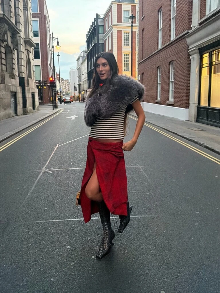 El look de Lola Latorre. Foto: IG