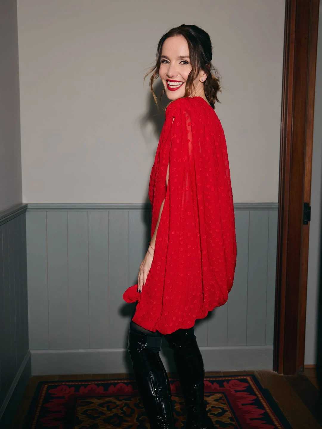 Natalia Oreiro apostó al mini vestido rojo más impactante para presentar su nueva película en Montevideo