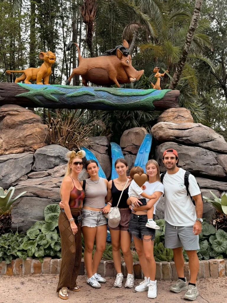 El viaje en familia por los 15 años de Allegra Cubero. Foto: IG