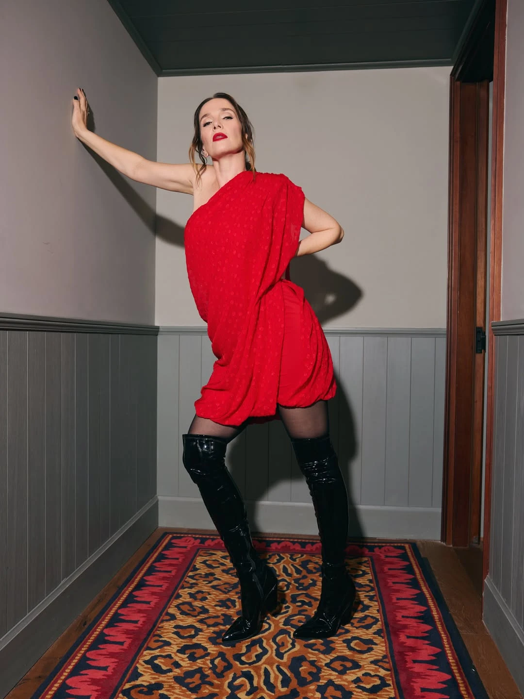Natalia Oreiro apostó al mini vestido rojo más impactante para presentar su nueva película en Montevideo