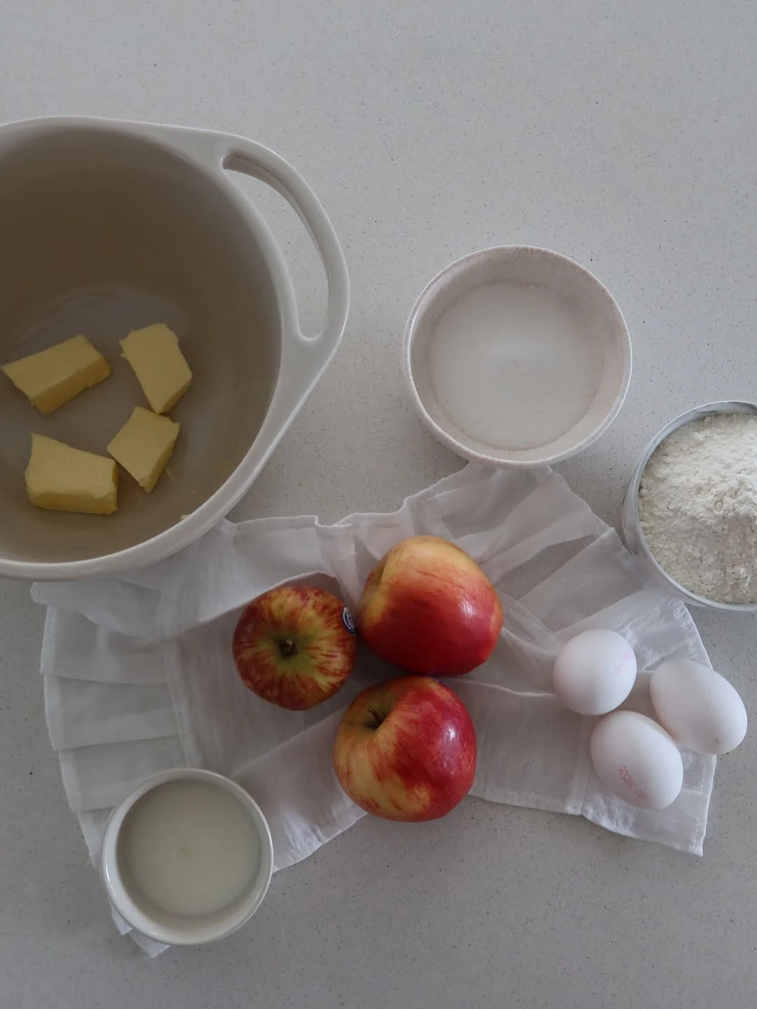Torta húmeda de manzanas: la receta dulce que compartió Cami Homs