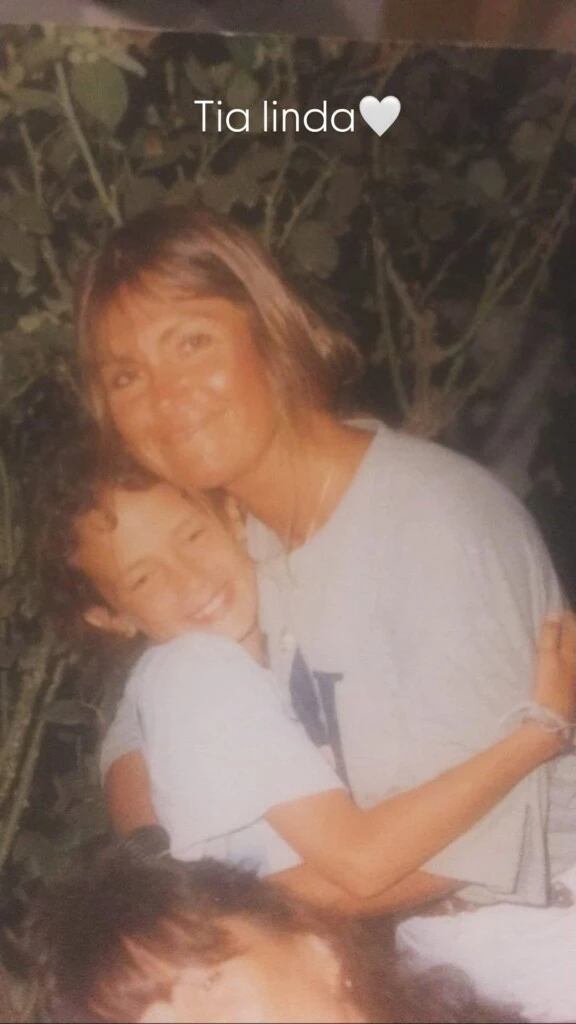 Paula Chaves compartió distintas imágenes vintage junto a su tía.