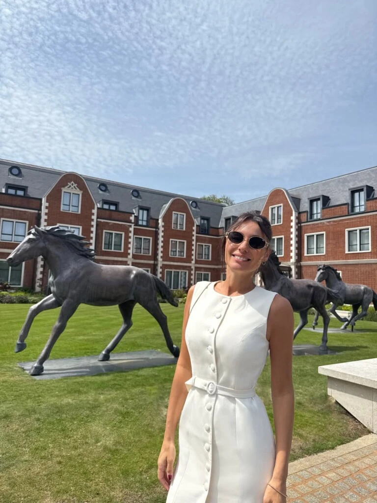 Otro de los escenarios elegidos por la pareja fue el exclusivo Fairmont Windsor Park, un hotel cinco estrellas ubicado en Englefield Green.