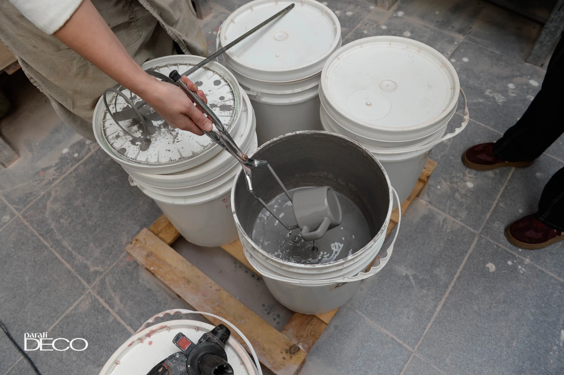 La experimentación química y el estudio de materiales forman parte central del proceso en Ciclo.