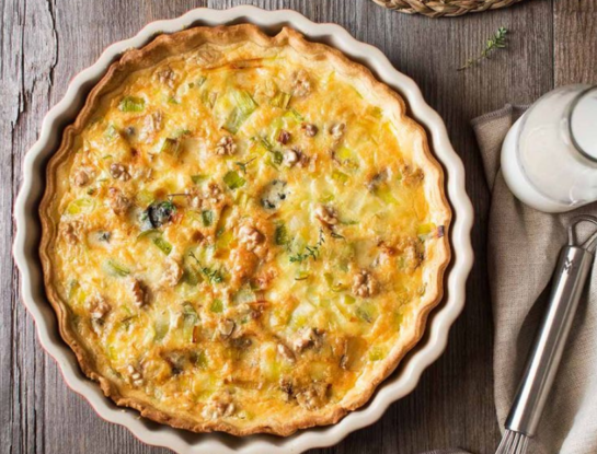 Cómo hacer una tarta cremosa de puerros en casa: fácil y rápida