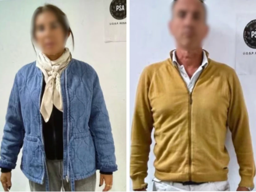Tuvieron sexo en un avión, los demoraron al aterrizar y el caso generó un escándalo en Rosario