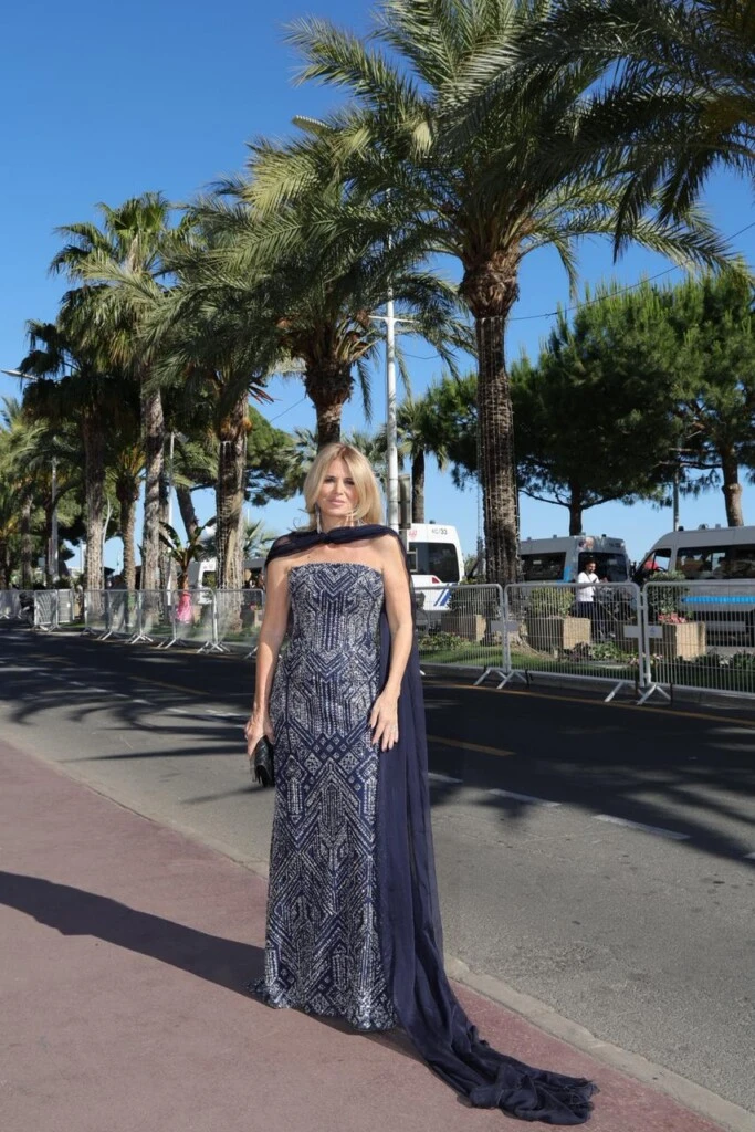 Flavia vestida por Gabriel Lage.