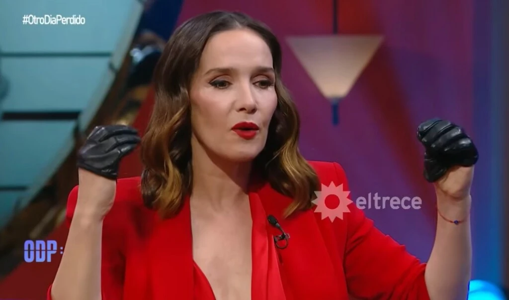 El look de Natalia Oreiro para su entrevista con Mario Pergolini.