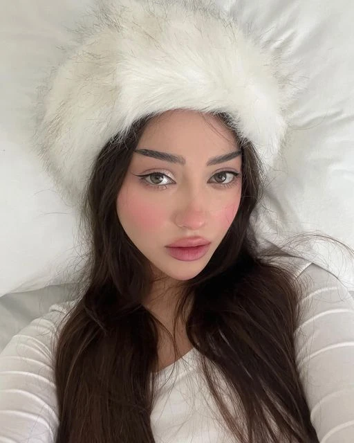 El cold girl makeup rejuvenece el rostro.
