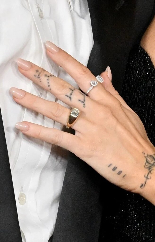 El anillo de compromiso de miley Cyrus.