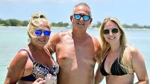 Talía junto a sus padres