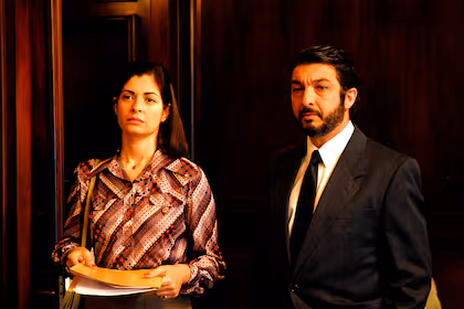 “Tenía que hacer una escena en la que mi personaje estaba muy serio, muy compungido. Yo estaba de un lado de un escritorio y Francella y Darín del otro lado”, explicó la actriz sobre el contexto de la secuencia.