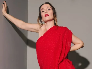 Natalia Oreiro apostó al mini vestido rojo más impactante para presentar su nueva película en Montevideo