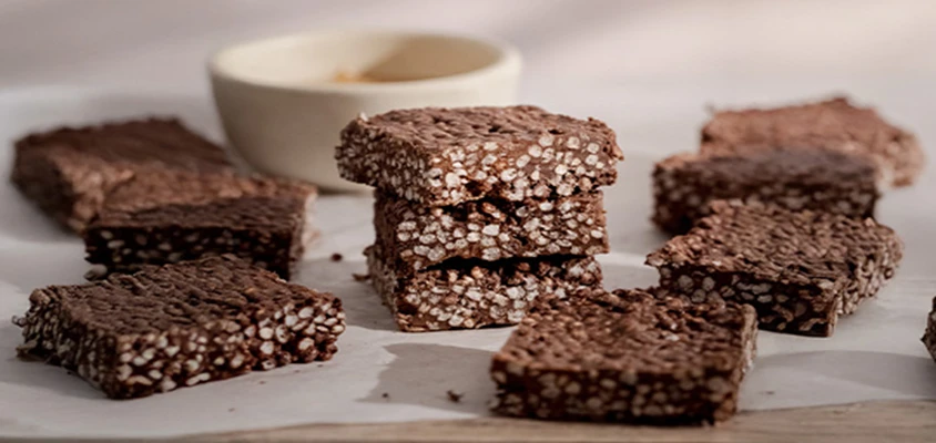 Bocados crocantes de quinoa y chocolate