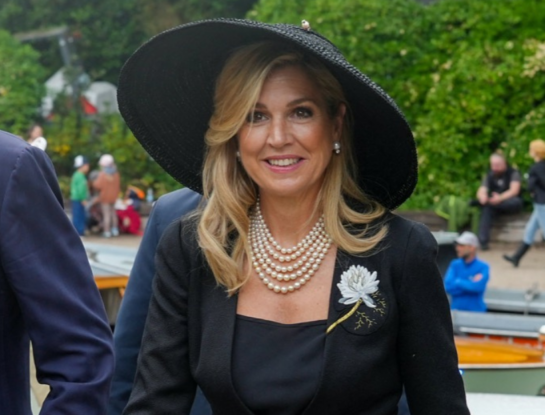 Máxima deslumbró en Venecia con un estilismo clásico inspirado en el glamour de Hollywood