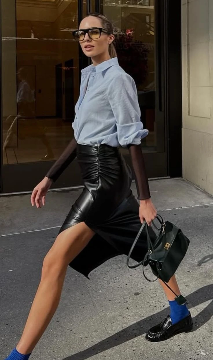 Guía de estilo: 5 looks con falda de cuero, la prenda que no puede faltar en tu placard 