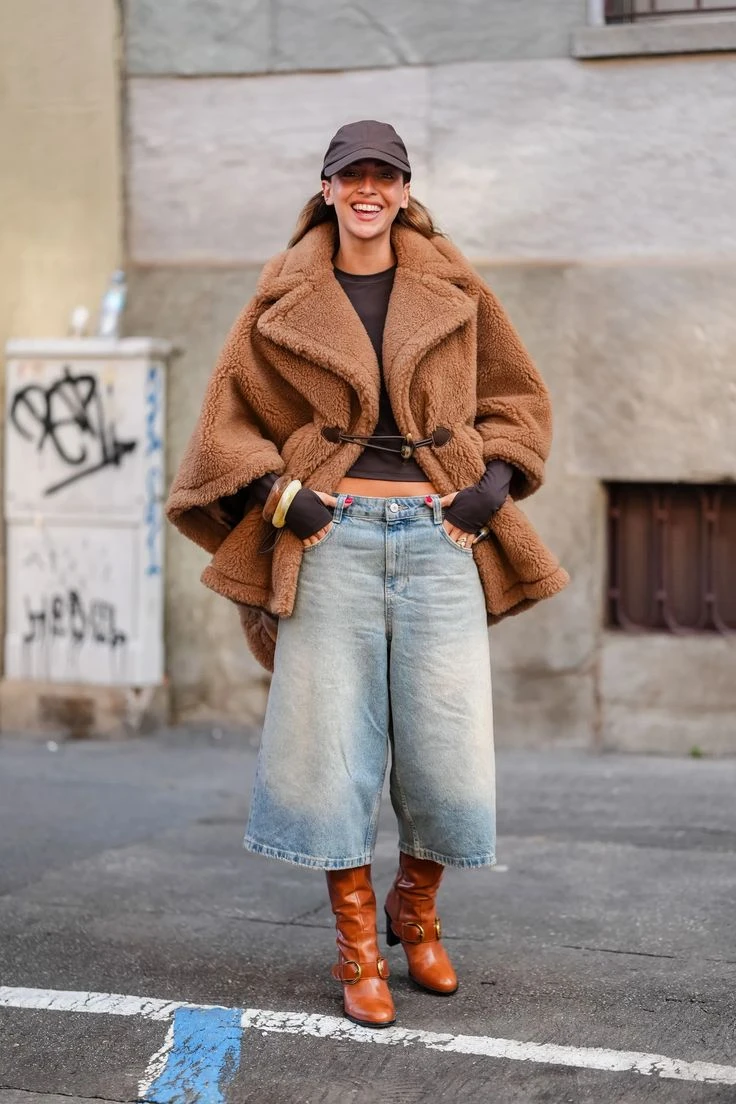 Guía de estilo: cómo llevar bermudas y botas en 7 looks de otoño