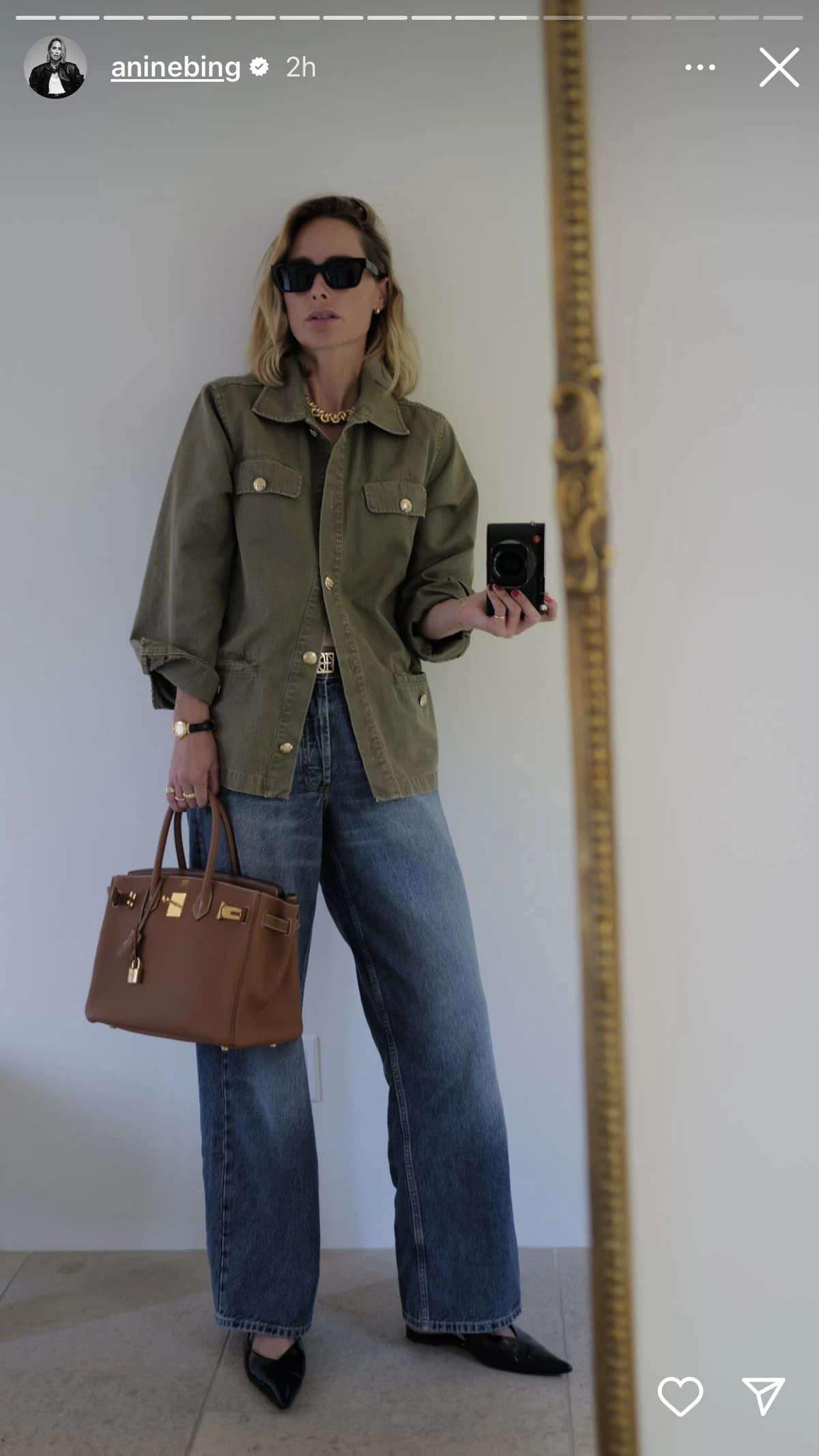 Con jeans.