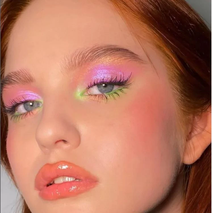 El auge del watercolor makeup tiene muchísimo que ver con el cambio estético que atraviesa el universo beauty.