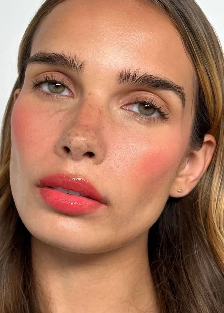 Cómo cuidar las cejas guía completa para depilarlas, peinarlas y definirlas DESTACADA