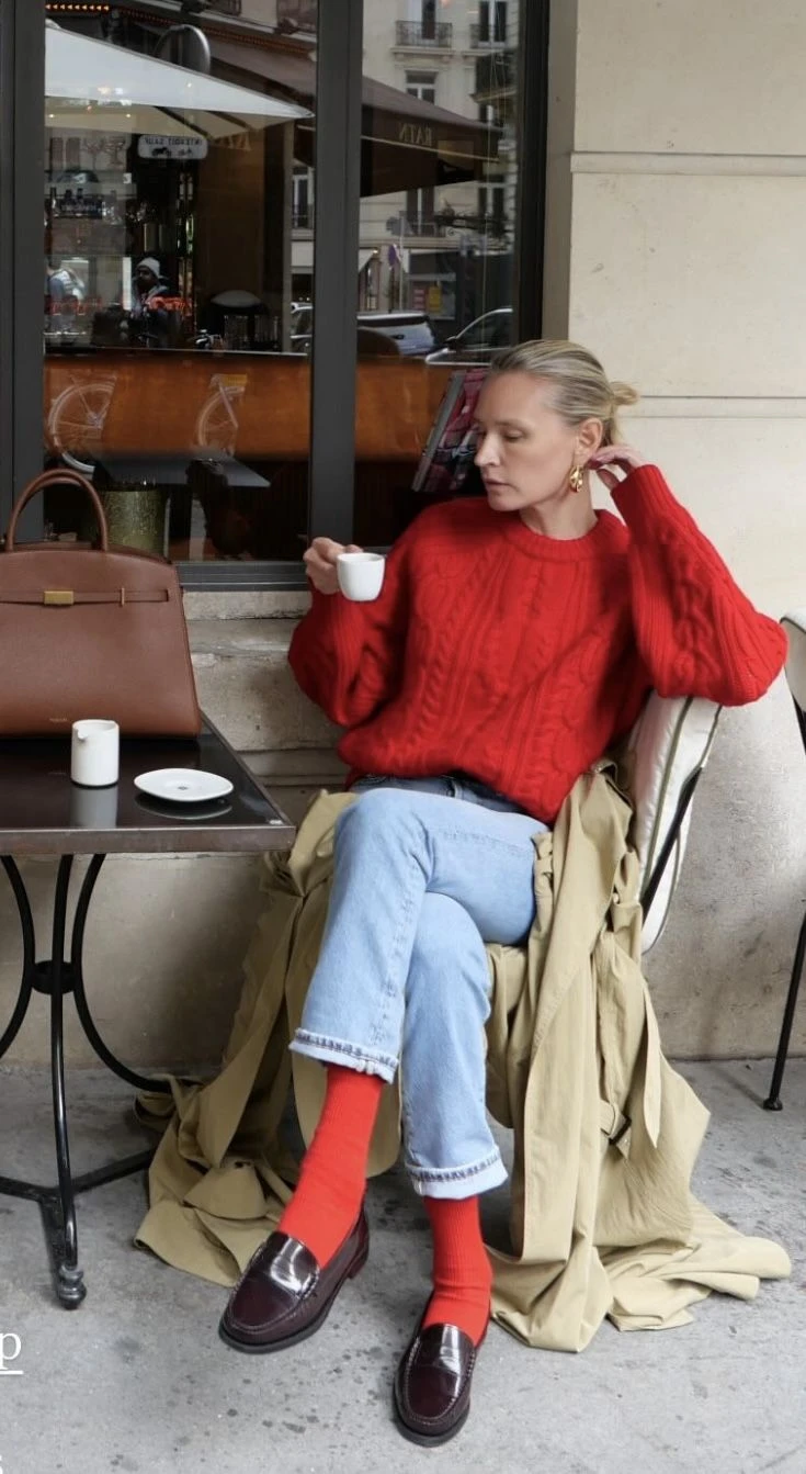 Guía de estilo: 7 looks con mocasines y medias para usar todos los días este otoño invierno