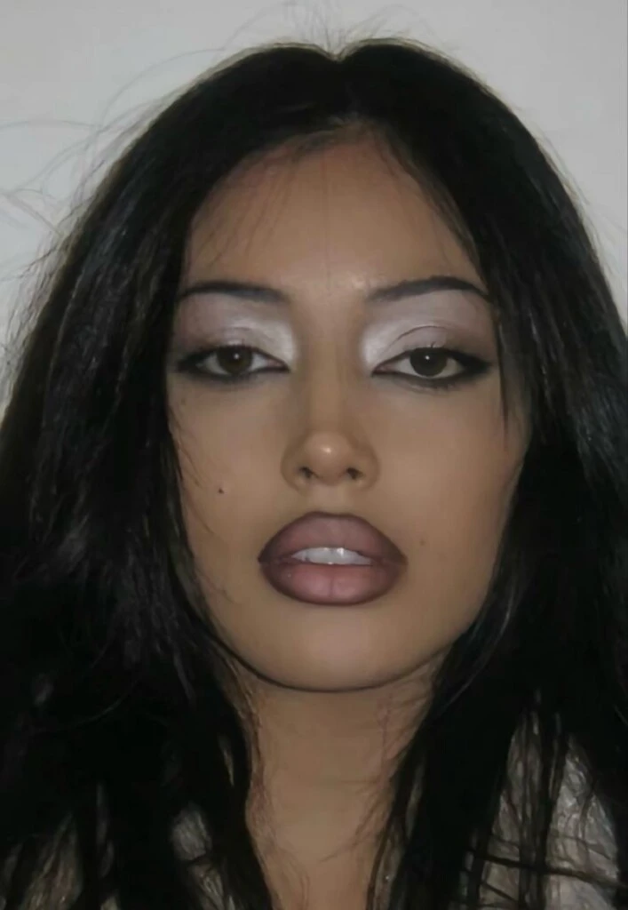 El maquillaje de los 90 resulta elegante y fácil de adaptar