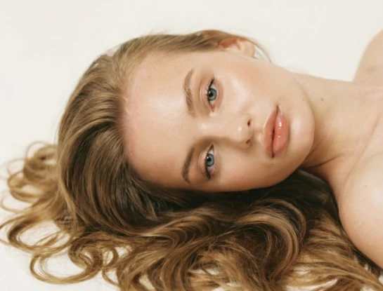 Aceite para el pelo en invierno: cómo usarlo para combatir el frizz, sumar brillo y suavidad