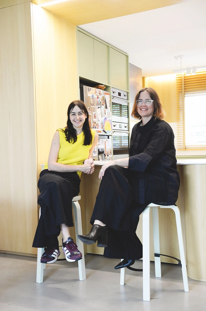 Ximena Sáenz con Florencia Ordóñez, arquitecta del estudio Ordoñez Wenzke (OW).
