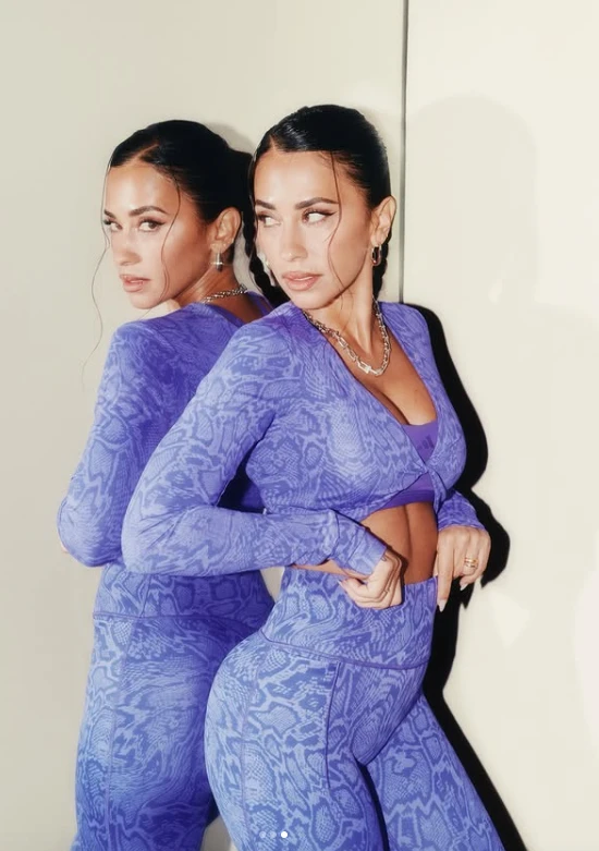 Antonela Roccuzzo impone el "snake print" a color 